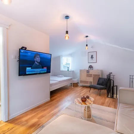 Evviva Apartment *