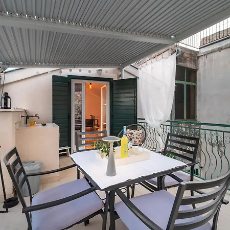 Evviva Apartment