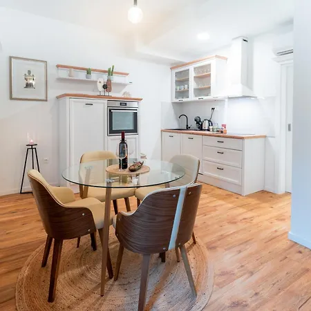 Evviva Apartment *
